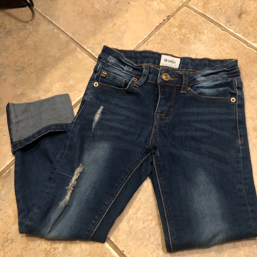 Girls Hudson cropped distressed jeans 💙💙